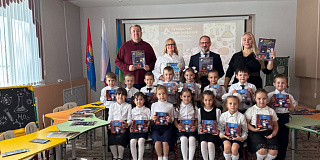 «Пигмент» представил книжку-раскраску «Путешествие в мир профессий АО Пигмент»